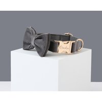 Graues Hundehalsband Leine Bow Full Set, Personalisiertes Dickes Halsband Mit Eingraviertem Namen, Kleines Jungen-Welpenhalsband von Bobocollar