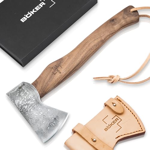 BÖKER PLUS® Appalachian Axe Damast - Premium Beil mit Damast-Blatt - Küchenbeil mit Damaskus Kopf 360 Lagen - Bushcraft-, Camping-, Jagd-, Outdoor- & Survival Axt mit Holzgriff Nuss & Leder-Scheide von Böker Plus