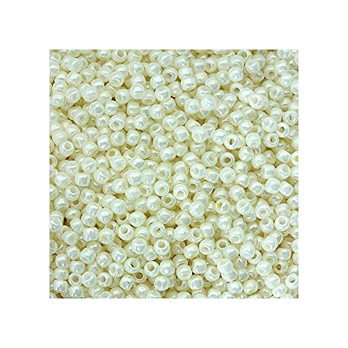 10 g TOHO Round Seed Beads Rocailles, size 11/0, Opaque Lustered Navajo White (# 122), Japan, Glass von Bohemia Crystal Valley