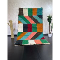Handgewebter Boujaad Teppich Läufer, Abstrakte Berber Wolle, Sanfte Farben Handgewebter Boujaad Teppich Läufer, Abstrakte Berber Wolle, Sanfte Farben von Bohemiamarrakech