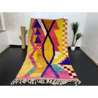Vintage Berber Teppich Handgefertigter Boujad Wollteppich Aus Marokko Vintage Berber Teppich Handgefertigter Boujad Wollteppich Aus Marokko von Bohemiamarrakech