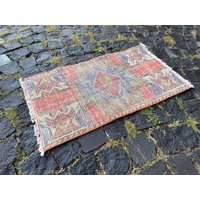 Vintage Kleine Teppiche, Handgemachte Wollteppiche, Boho Fußmatten, Kleine Wohnkultur | 44 X 76 cm = 1, 4 2, 4 Ft von Bohemianarearugs