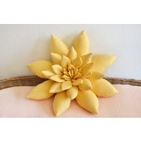 Handgemachtes Kissen Mit Sukkulenten in Pastellgelb Boho Kinderzimmer Und Wohndekor von BohoBabyHeaven