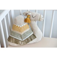 Kamel Dekor Kissen Boho Baby Und Ramadan in Olive von BohoBabyHeaven