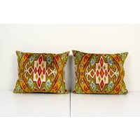 16" X 20" Ikat Samt Kissen, Set Von Zwei Seidenlumbar Kissenbezug, Paar Orange Ethno Lumbar Kissen von BohoGiftsStore