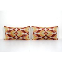 Ikat Lumbar Kissenbezug - Set Von Zwei Bunten Seiden Samt Handgewebte Kissenhülle Designer Länglicher 16" X 26" von BohoGiftsStore