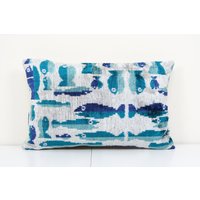 Ikat Samt Kissen - Fisch Lumbar Kissenbezug Tier 16'' X 24'' von BohoGiftsStore