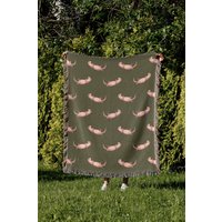 Gewebte Decke Aus Baumwolle, Seeotter Parade, Rosa Auf Armeegrün, Meerestiere, Kinderzimmer, Babydecke, Kinderzimmer Deko, Küstenüberwurf von BoldieHome