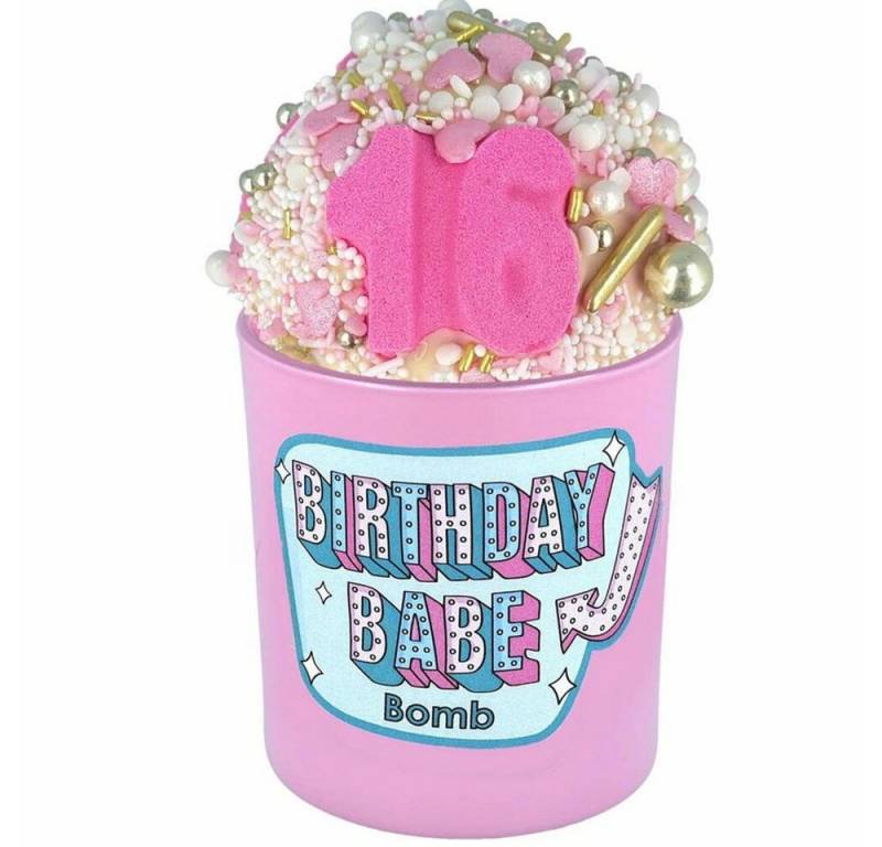 Bomb Cosmetics Duftkerze Glow Up Birthday Babe, mit Badekugel von Bomb Cosmetics