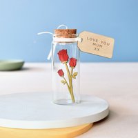 Muttertagsgeschenk Für Sie, Roter Rosenstrauß, Personalisiertes Blumenornament, Geschenk Mama, Alternativer Blumenstrauß von Bombus
