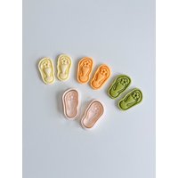 Gänseblümchen Flip Flops Cookie Cutter | Sommer Sandalen Stempel Set Boho Strand Flip-Flop Mit Blumen Ausstechform 3D Gedruckt Gänseblümchen Flip Flops Cookie Cutter | Sommer Sandalen Stempel Set Boho Strand Flip-Flop Mit Blumen Ausstechform 3D Gedruckt von BonBunnyBake