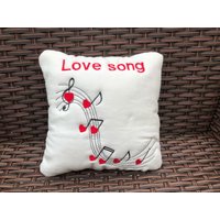Liebe Song Kissen, Notizen Valentinstag Musik Geschenk Für Sie von BonnieBooDesign