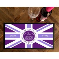 Queens Platinum Jubilee, Lila Union Jack Flagge Bar Runner Mat - Party Feier Dekor von BoobysStudio