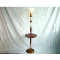 Torchiere Holz Tisch Stehlampe Fast 5 Fuß Hoch Gewichtet Vintage Hollywood Regency von BooksShop