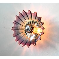 Lila Irisierende Wandleuchte, Flush Mount Wand Oder Deckenleuchte, Upcycled Vintage Bundes Glas Celestial Marigold Starburst Bowl von BootsNGus