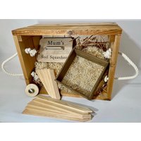 Handgefertigtes Gartenwerkzeug Set Personalisiertes Gartengeschenk Mit Aufbewahrungskiste von BoozyWoos