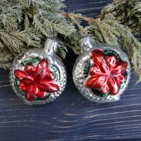 Rote Abstrakte Schneeflocken Satz Von 2 Weihnachtsschmuck Merkur Glaskugeln Christbaumschmuck Rotes Weihnachtsgeschenk Abstrakte Eiszapfen von BornInTheSoviet