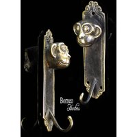 Weise Affe Mantel Haken Schlüsselhalter Aufhänger Wand Montiert Thema Rack Tier Skulptur(Verkauft Als Paar Akzentuiert Braun Gold Poliert von BorneoHunters