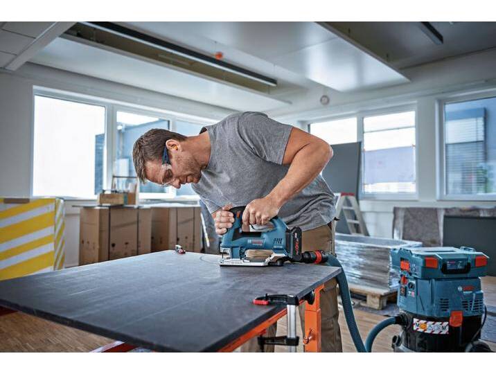 BOSCH Akku-Stichsäge GST 18V-155 BC, Mit 2x Akku ProCORE 4 Ah - in L-BOXX 136 BOSCH Akku-Stichsäge GST 18V-155 BC, Mit 2x Akku ProCORE 4 Ah - in L-BOXX 136 von Bosch