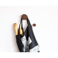 Moderne Wand Montiert Kleiderhaken Für Kleidung Und Hüte von BotanikaStudio