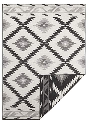 NORTHRUGS In- und Outdoor Teppich Malibu 80x150cm - Wendeteppich Wetterfest Modern Geometrisches Muster Läufer für Balkon Terrasse Garten Wintergarten Wohnzimmerteppich Wasserfest in Schwarz Creme von NORTHRUGS