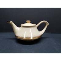 Vintage Beauceware 1950 Beige Gold "'genie Lamp'' Teekanne Keramik 706 von BoutiqueShipShop