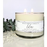 15 Unzen Natürliche Sojakerze Flieder Duftend | Doppeldocht-Kerze Soja Kerze Vegan Duftkerze Geschenkidee Blumen-Kerze von BowAndArrowCandleCo