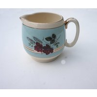 Hübsche Vintage Milchkanne Von Sadler, Blaue Bänder Und Rosenmotiv, Um 1950, Geschenkidee Zum Muttertag von BoxV