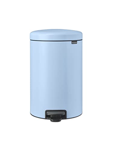 Brabantia - NewIcon Treteimer 20L - Medium Abfalleimer für Küche oder Schlafzimmer - Sanft Schließender Deckel - Leichte Pedalbedienung - Entnehmbarer Inneneimer - Dreamy Blue - 29 x 38 x 47 cm von Brabantia