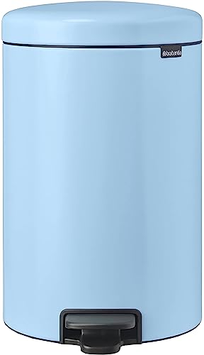 Brabantia - NewIcon Treteimer 20L - Medium Abfalleimer für Küche oder Schlafzimmer - Sanft Schließender Deckel - Leichte Pedalbedienung - Entnehmbarer Inneneimer - Dreamy Blue - 29 x 38 x 47 cm von Brabantia