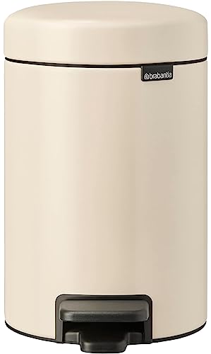 Brabantia - NewIcon Treteimer 3L - Kleiner Abfalleimer für Bad oder Toilette - Sanft Schließender Deckel - Leichte Pedalbedienung - Entnehmbarer Inneneimer - Soft Beige - 17 x 24 x 27 cm von Brabantia