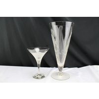 Mid Century Dorothy Thorpe Sand Geschnitzte Bleikristallvase Und Weinglas von BradsCollection