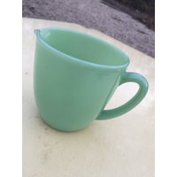 Jadeite Petite Pitcher Creamer Sirup Teig 20Oz Vintage Fireking von BrainWashington