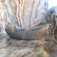 Michael Lax Metall Oragami Aluminium Servieren Herzstück Schüssel Vintage Mid Century Post Modern von BrainWashington
