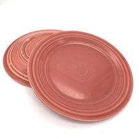 Set Aus 2 Fiesta Ware Rosa 10 1/2 Zoll Abendessen Platten Vintage Mid-Century Mittagessen Homer Laughlin von BrainWashington