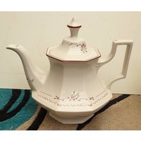 Vintage Johnson Brothers Große Teekanne Mit Fuß - Madison von Bramblychina