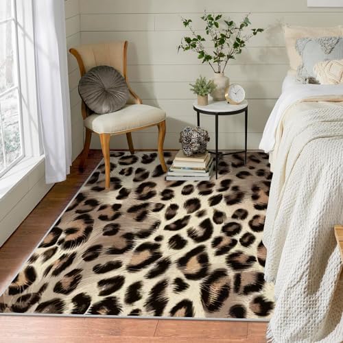 Waschbar Wohnzimmer Teppich Leopardenmuster 140x180 Kurzflor Schlafzimmer, Hellbraun Gegend Dünn Bettvorleger Saugfähig für Jugendzimmer Jungen Mädchen von Brandzly