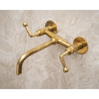 Unlackierter An Der Wand Montierter Messinghahn, Waschbecken-Wasserhahn Aus Messing, Waschtischhahn Mit Hebelgriffen von BrassArtistry