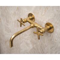 Unlackierter Messing-Waschbecken-Hahn, An Der Wand Montierter Wasserhahn Aus Massivem Messing, Wannenfüller-Hahn Für Die Wandmontage von BrassArtistry