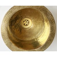 Unlackiertes Rundes Messing Waschbecken, Gehämmertes von BrassArtistry