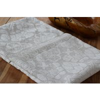 Schwere Nubby Seltene Antike Bettdecke Hanf Tagesdecke Vorhang Handgemachte Gehäkelte Spitze Leinen Handgewebt/Loomed Rustikale Polsterstoff von BrauerAntique