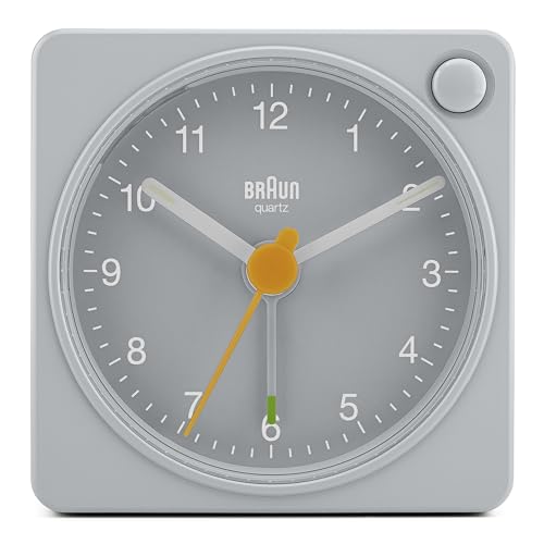 Braun Klassischer analoger Reisewecker in kompakter Größe mit Schlummerfunktion und Beleuchtung, leisem Quarzwerk und anschwellendem Alarm-Piepton in Grau, Modell BC02XG. Braun Klassischer analoger Reisewecker in kompakter Größe mit Schlummerfunktion und Beleuchtung, leisem Quarzwerk und anschwellendem Alarm-Piepton in Grau, Modell BC02XG. von Braun