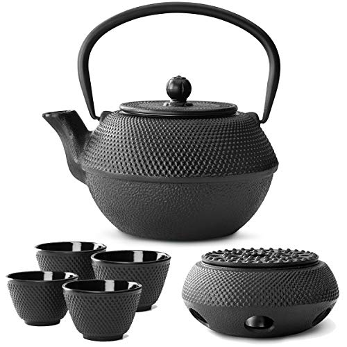 Teekanne asiatisch Gusseisen Set schwarz 1.1 Liter mit Henkel & Edelstahl Tee-Filter-Sieb-Einsatz für losen Tee & Stövchen & Teebecher (4 Tassen) von Bredemeijer