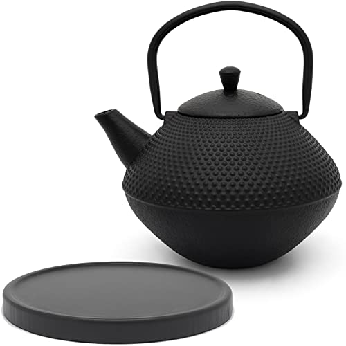 Bredemeijer Teekannen Set Gusseisen 1.0 Liter mit schwarzem Holz Untersetzer - traditionelles 2-teiliges Teeset für losen Tee von Bredemeijer