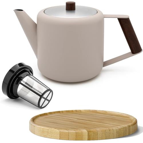 doppelwandige Retro Teekanne 1.1 Liter beige - mit braunem Holz-Untersetzer & Edelstahl-Tee-Filter Sieb-Einsatz - isolierende Kanne aus Edelstahl von Bredemeijer