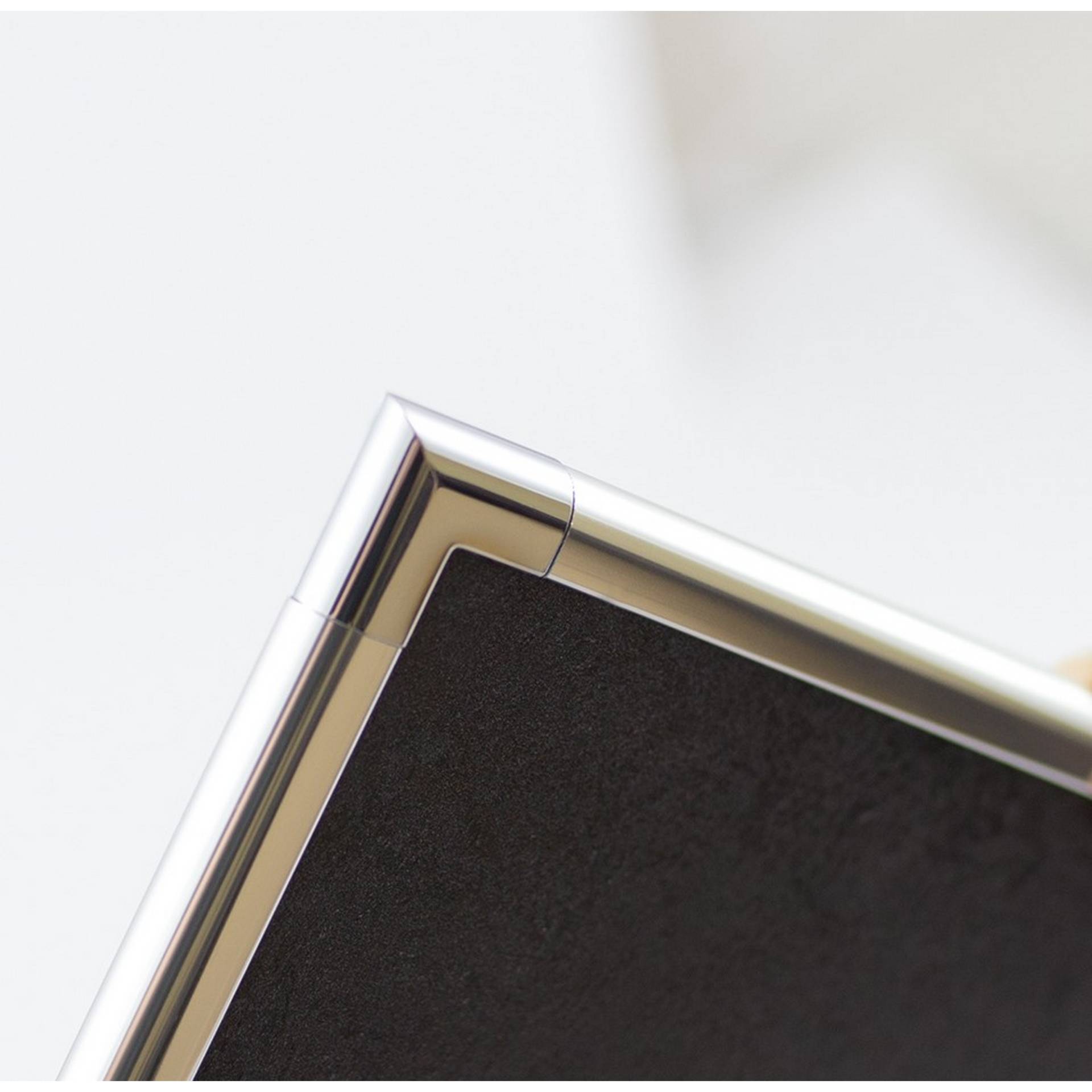 Breuer Eck-Verbindung 2-fach für 'DecoDesign' Rückwand rund alu-chromeffekt 24 mm Breuer Eck-Verbindung 2-fach für 'DecoDesign' Rückwand rund alu-chromeffekt 24 mm von Breuer