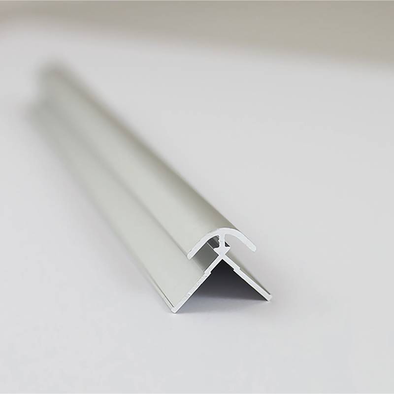 Breuer Verbindungsprofil für Rückwandplatten, Ecke außen, alu silber matt, 2100 mm Breuer Verbindungsprofil für Rückwandplatten, Ecke außen, alu silber matt, 2100 mm von Breuer