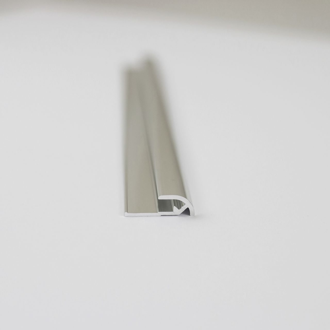 Breuer Profil Abschluss rund 2,3x0,7x210 cm, alu chromeffekt Breuer Profil Abschluss rund 2,3x0,7x210 cm, alu chromeffekt von Breuer