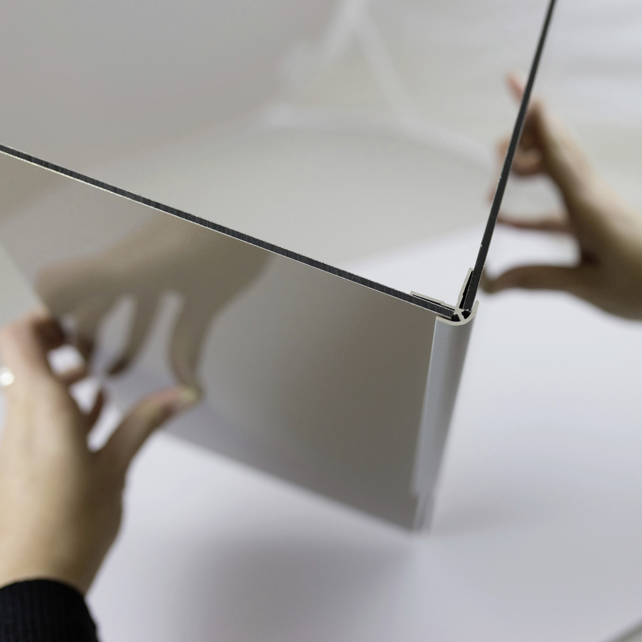 Breuer Profil Ecke aussen 2,3x2,3x255 cm, alu chromeffekt Breuer Profil Ecke aussen 2,3x2,3x255 cm, alu chromeffekt von Breuer