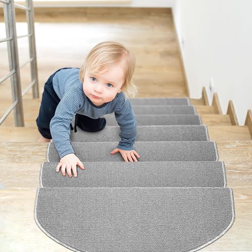 Brielle rutschfeste Stufenmatten 65x24 x3,5 cm - Selbstklebende Teppich Treppenstufen - Pflegeleichte Halbrunde Treppen-Teppich - Grau – Halbrund- 20 dp Trittschalldämmung - 15 Stück von Brielle